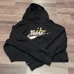 nike cropped hoodie
